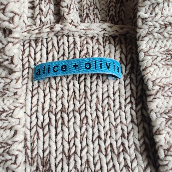 Alice & Olivia Knit Shrug In Oatmeal Size Medium - Picture 6 of 7
